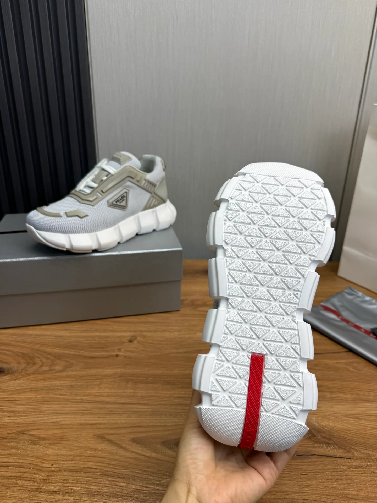 Factory price 580💰 [PRADA] Men's shoes are popular in the counter, official website is synchronized, 1 high-quality shipment ✔️Original mesh + cowhide lining, 1🆚1 replica, original bottom, 38-45 (45 customized, non-refundable)